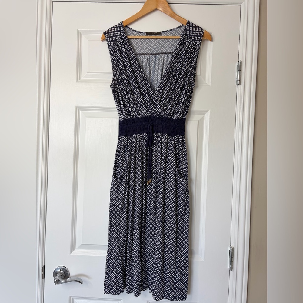 Sleeveless Navy & White Geometric V-Neck Dress